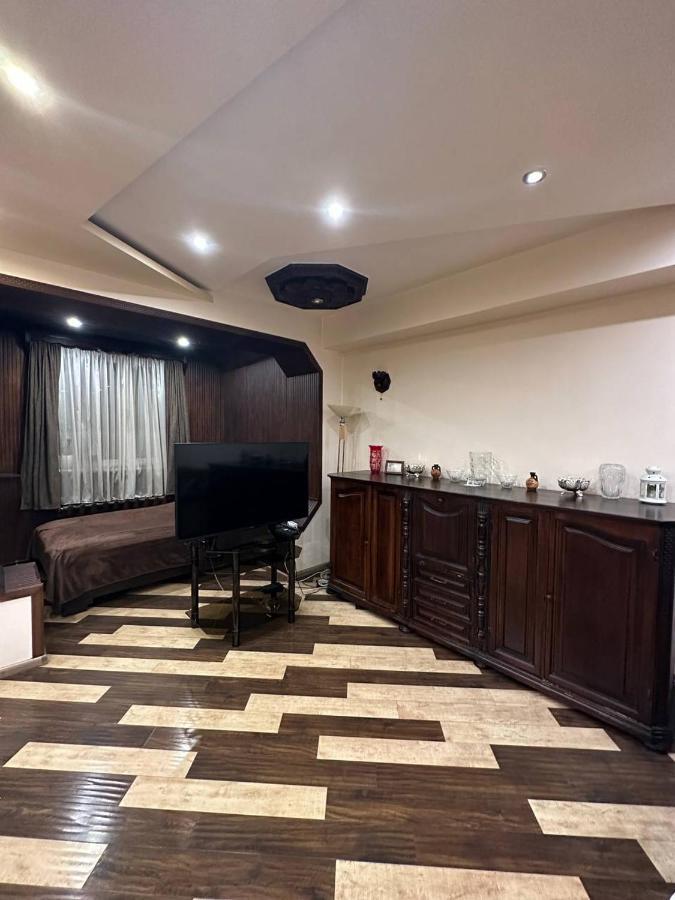 Studio Apartment Little Center, Heart Of יירבאן מראה חיצוני תמונה